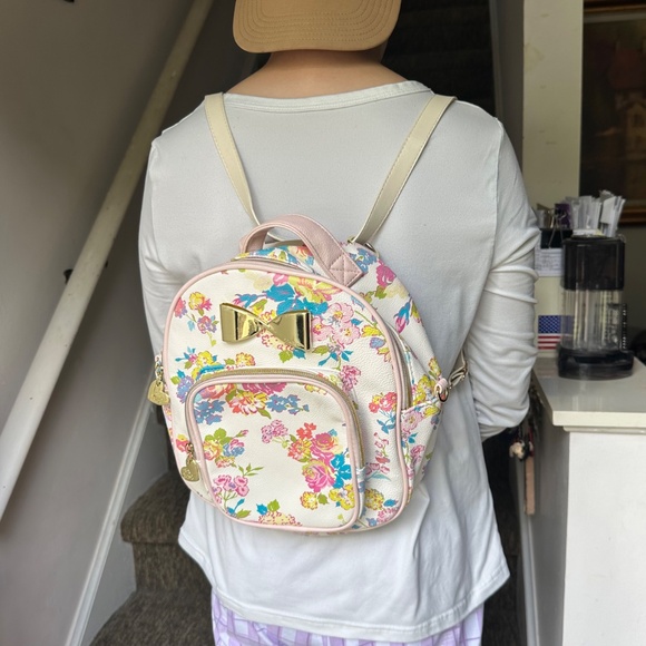 Betsey Johnson floral print Mini Backpack. - Picture 2 of 16